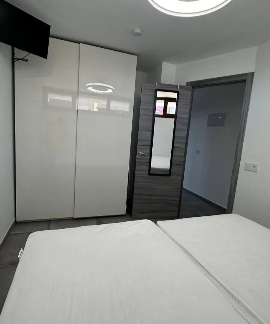 Modernes Apartment Mit 1 Schlafzimmer Und Balkon Im Herzen Von Playa Del Ingles, Gran Canaria 0*, Playa del Ingles (Gran Canaria)